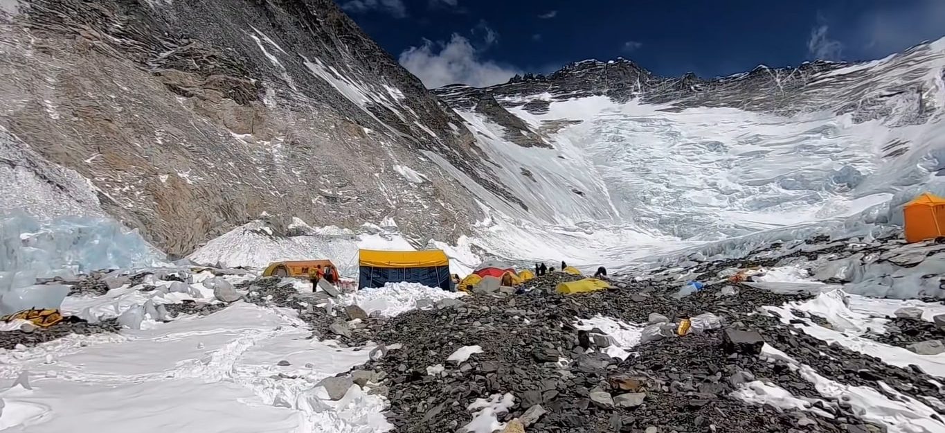 Camping- Everest Expeditio