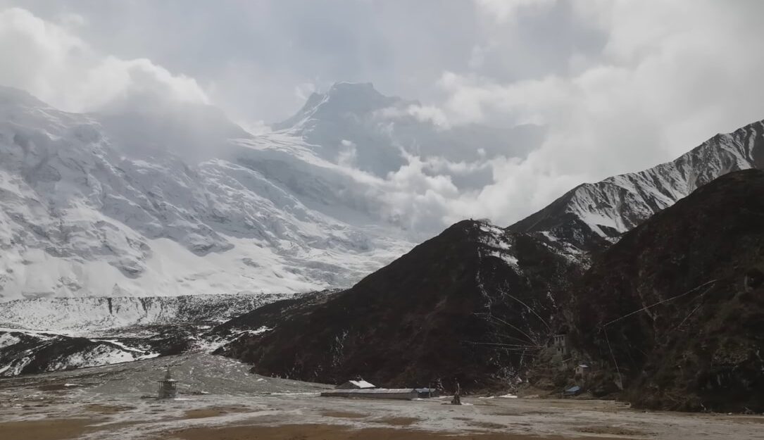 Manaslu Trekking -Larkya La Pass